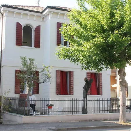 Ca' D'agostino Aparthotel *